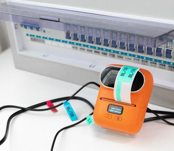 Use M110 pocket printer to record the ins and outs of each cable to realize visual management
